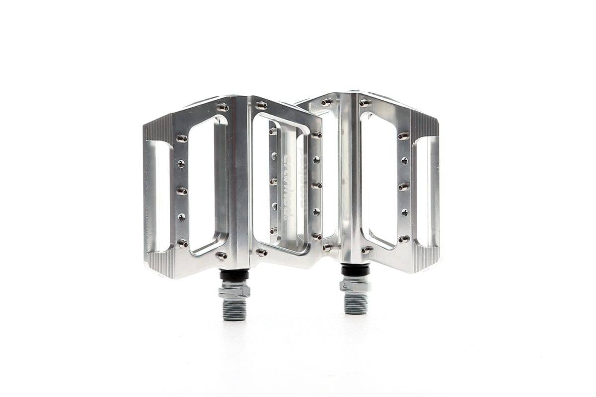 Cranked Studded Pedal