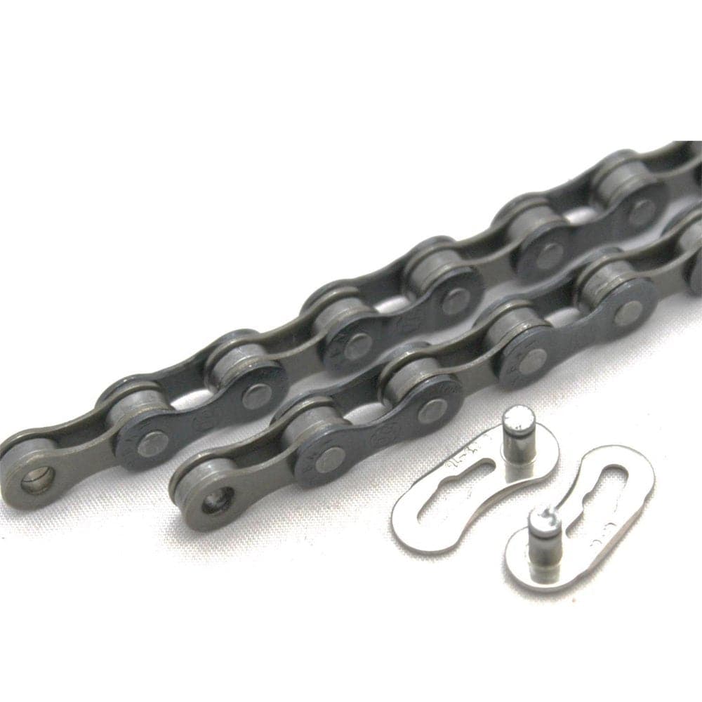 Clarks 9-speed bike chain with 116 links and quick release, compatible with most derailleur systems, shown on a white background.