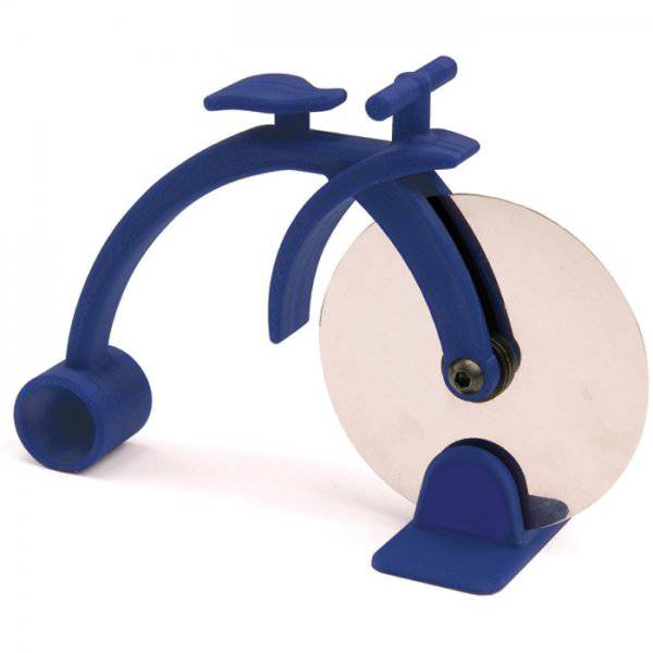 Park Tool PZT-2 pizza tool with large stainless steel cutting wheel for easy slicing of pizzas in a workshop setting