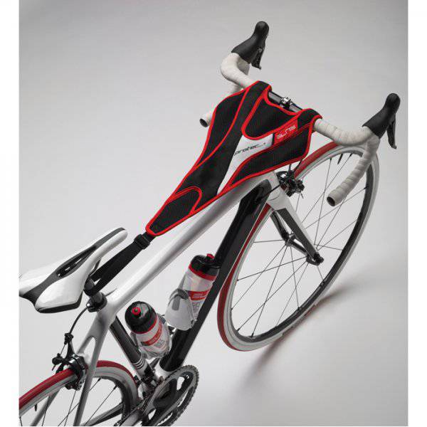 Elite Protec Plus sweat net for indoor cycling bikes, designed to protect and absorb moisture during intense cycling sessions.