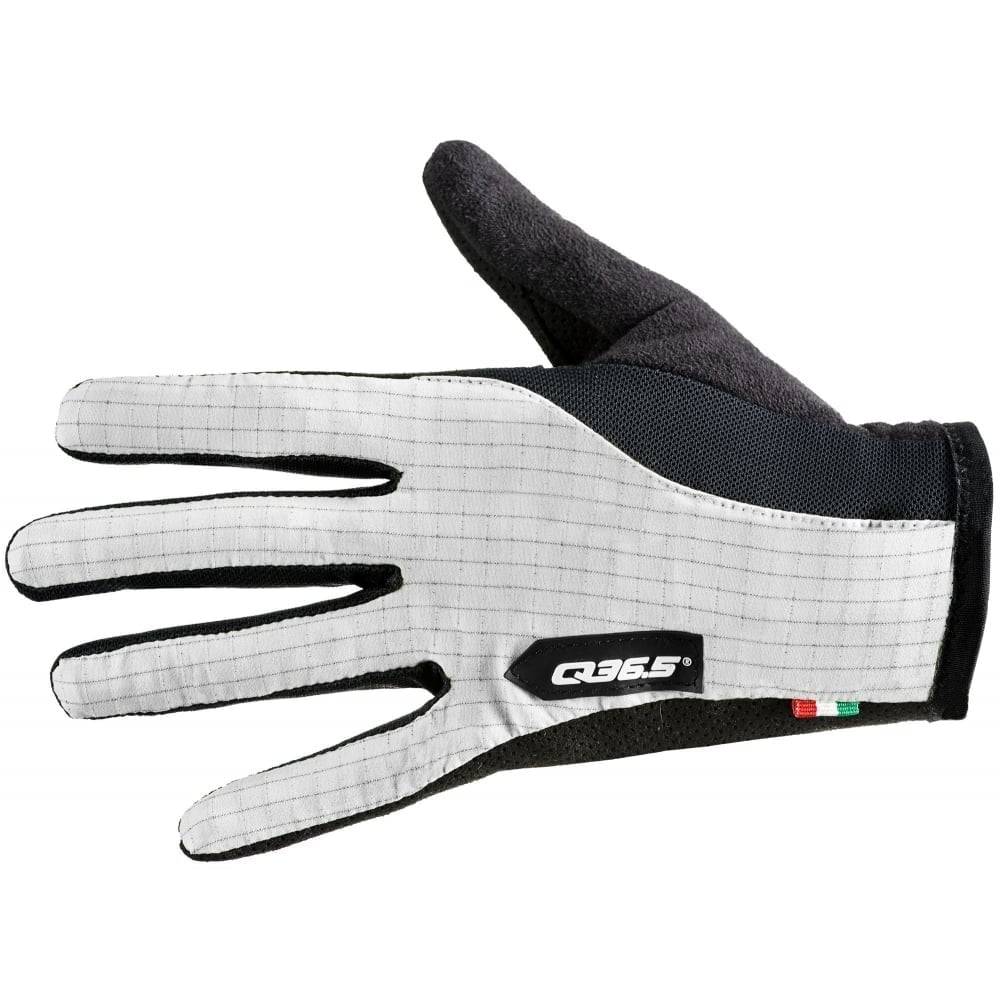 Q36.5 longfinger summer cycling gloves, lightweight and breathable for hot weather, shown in a close-up image.