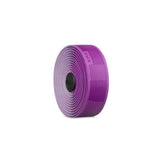 Fizik Vento Solocush Tacky cycling handlebar tape with non-slip, lightweight design, shown wrapped around bicycle handlebars.
