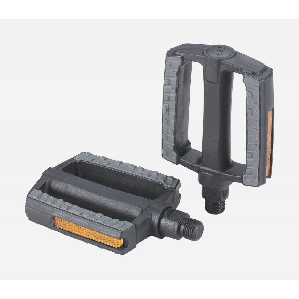 BBB BPD-44 SteadyRider trekking pedals with anti-slip grip and dual reflectors, suitable for cycling components.