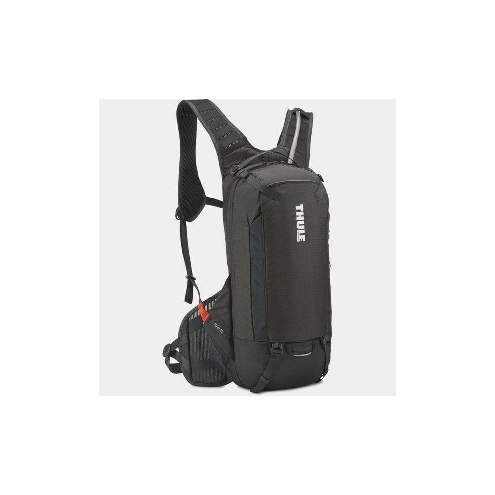 Thule Rail hydration backpack with CE-certified spine protector and 2.5L reservoir for outdoor activities and cycling.