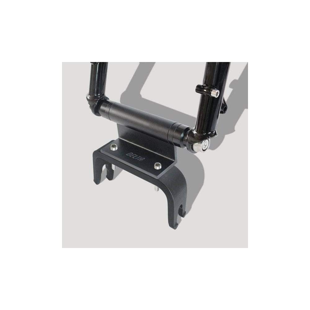 Delta Thru-Axle Hitch Pro black accessory with roof rack adapter, compatible with 12mm and 15mm axles for bikes.