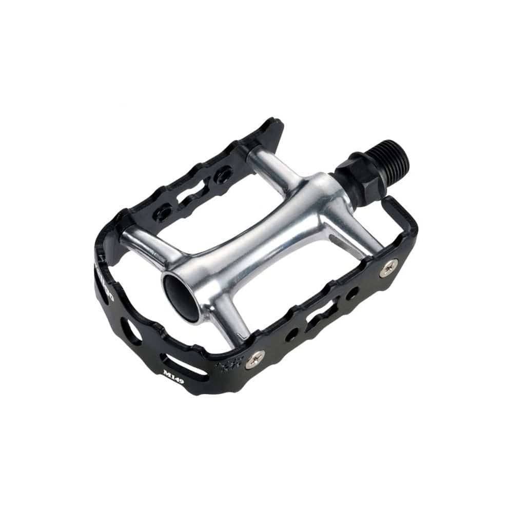 System EX M500 silver and black aluminium bike pedals with CNC CroMo spindles, designed for durable cycling component performance.