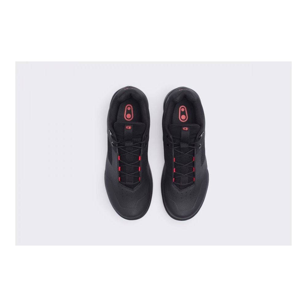 Crank Brothers Mallet BOA MTB cycling shoes with Match Box sole for mountain biking, featuring black and blue design and Boa dial closure.