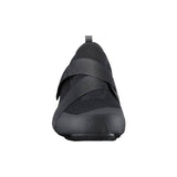 Shimano IC100 indoor cycling road shoes with breathable mesh and SPD compatibility, designed for comfortable indoor cycling.