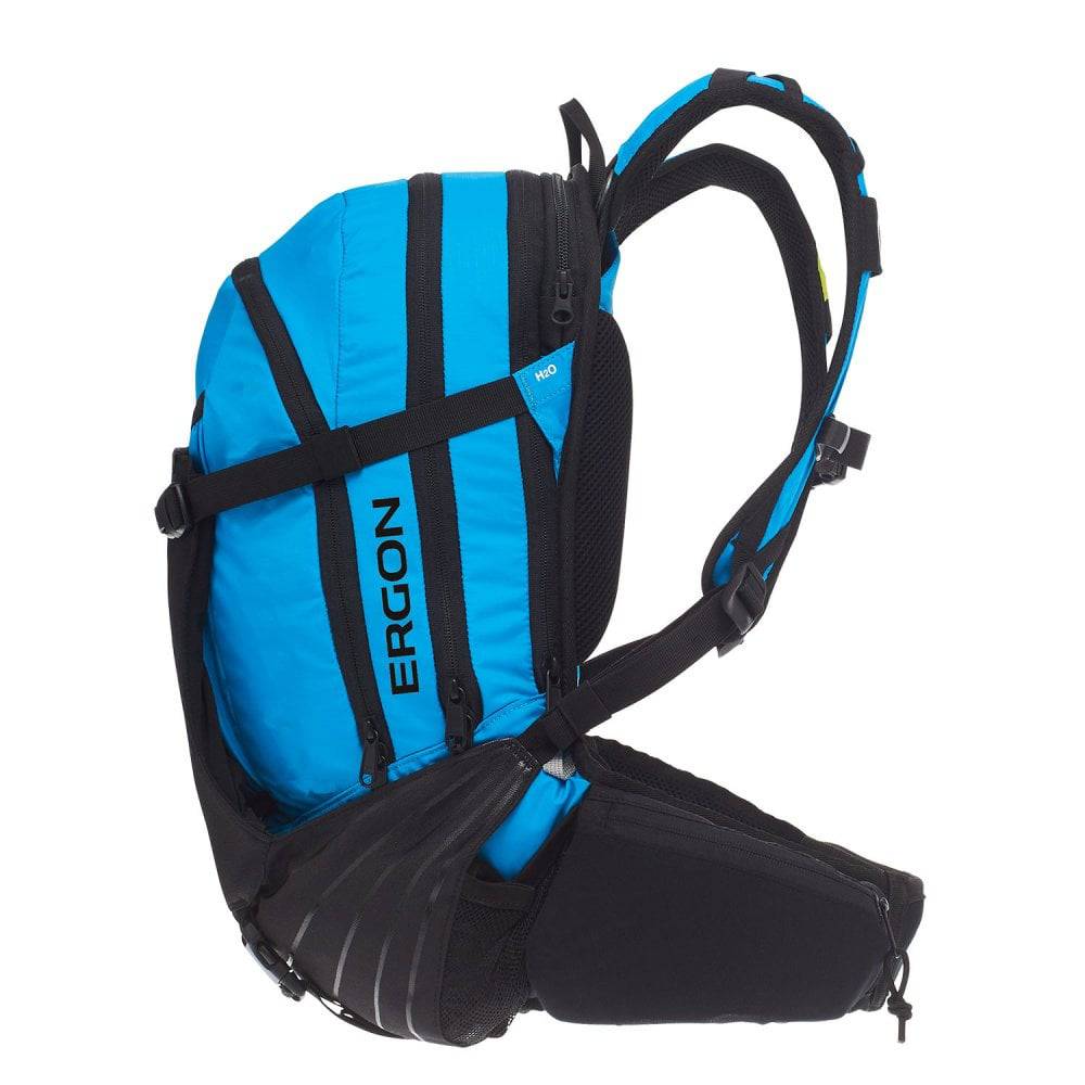 Ergon BA3 adjustable enduro and all-mountain panniers with hydration compartment, designed for durable bike accessories.