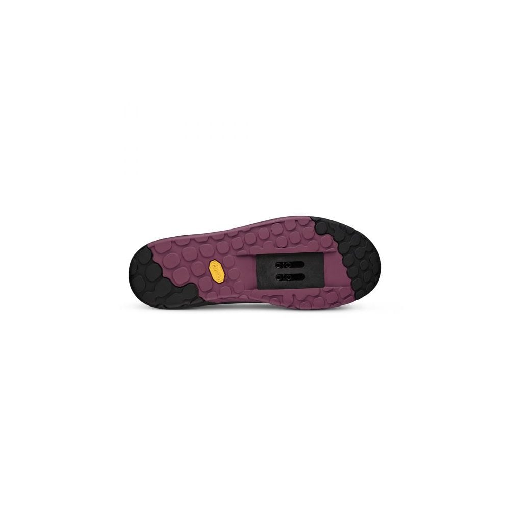 Fizik Gravita Versor MTB shoes with Vibram Megagrip outsole, designed for trail riding, featuring durable hiking-inspired footwear.