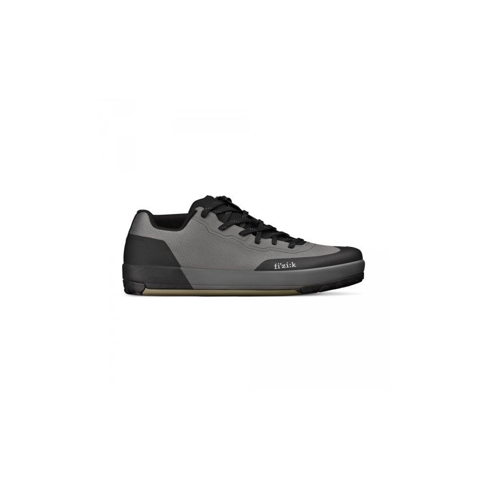 Fizik Gravita Versor MTB shoes with Vibram Megagrip outsole, designed for trail riding, featuring durable upper and secure clip-in compatibility.