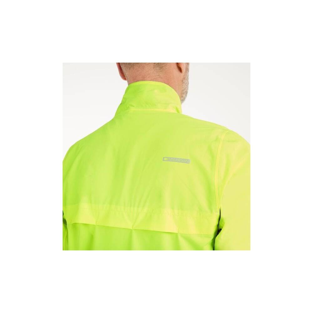 Madison Protec men's waterproof cycling jacket with reflective details, 2-layer design, lightweight and windproof for outdoor riding.