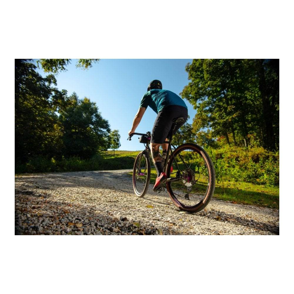 Cane Creek eeSilk+ alloy suspension seatpost for gravel bikes, 27.2mm or 31.6mm diameter, with smooth suspension action.