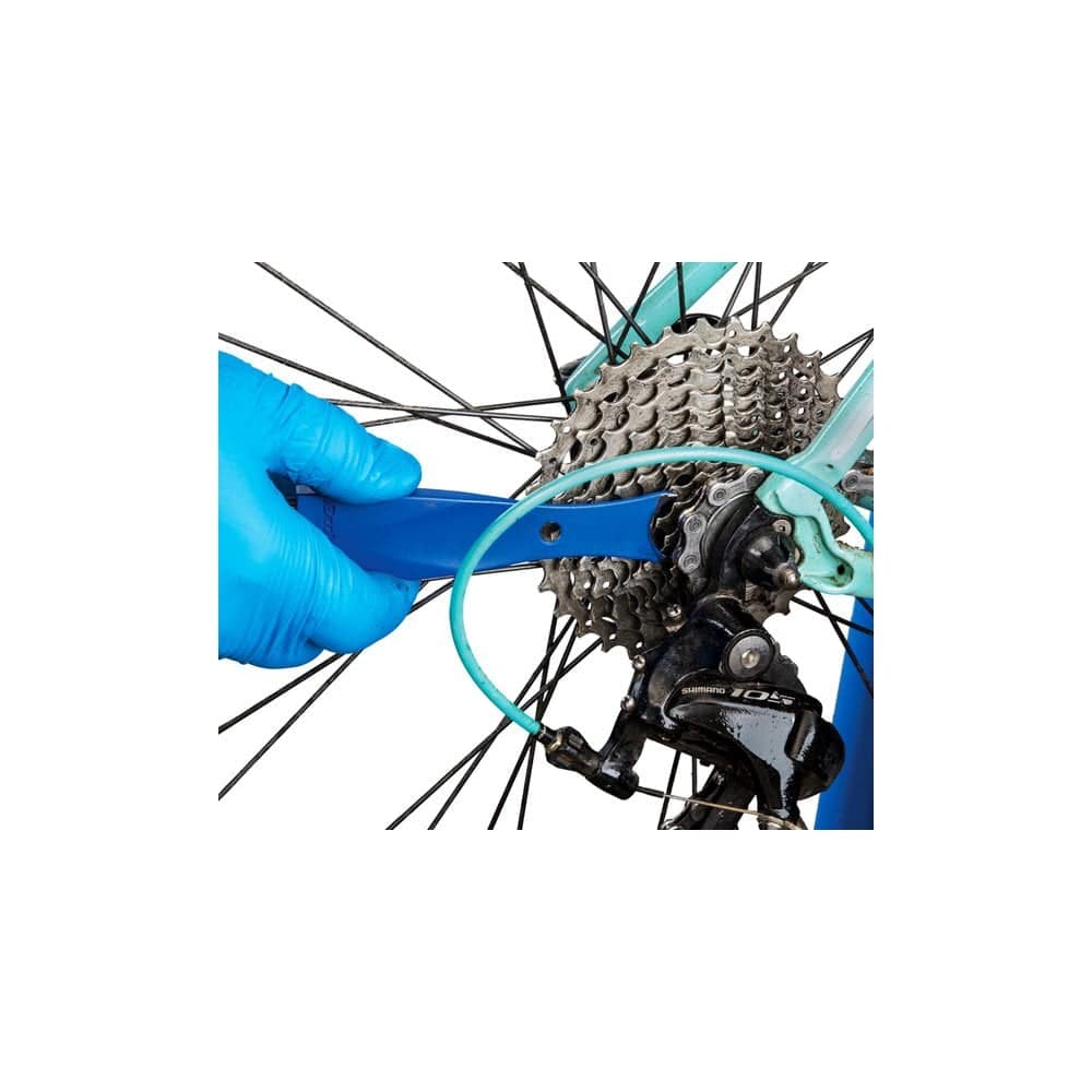 Park Tool GSC-3 drivetrain cleaning brush for bicycle gears and pulley wheels, ideal for workshop bike maintenance and gear cleaning.