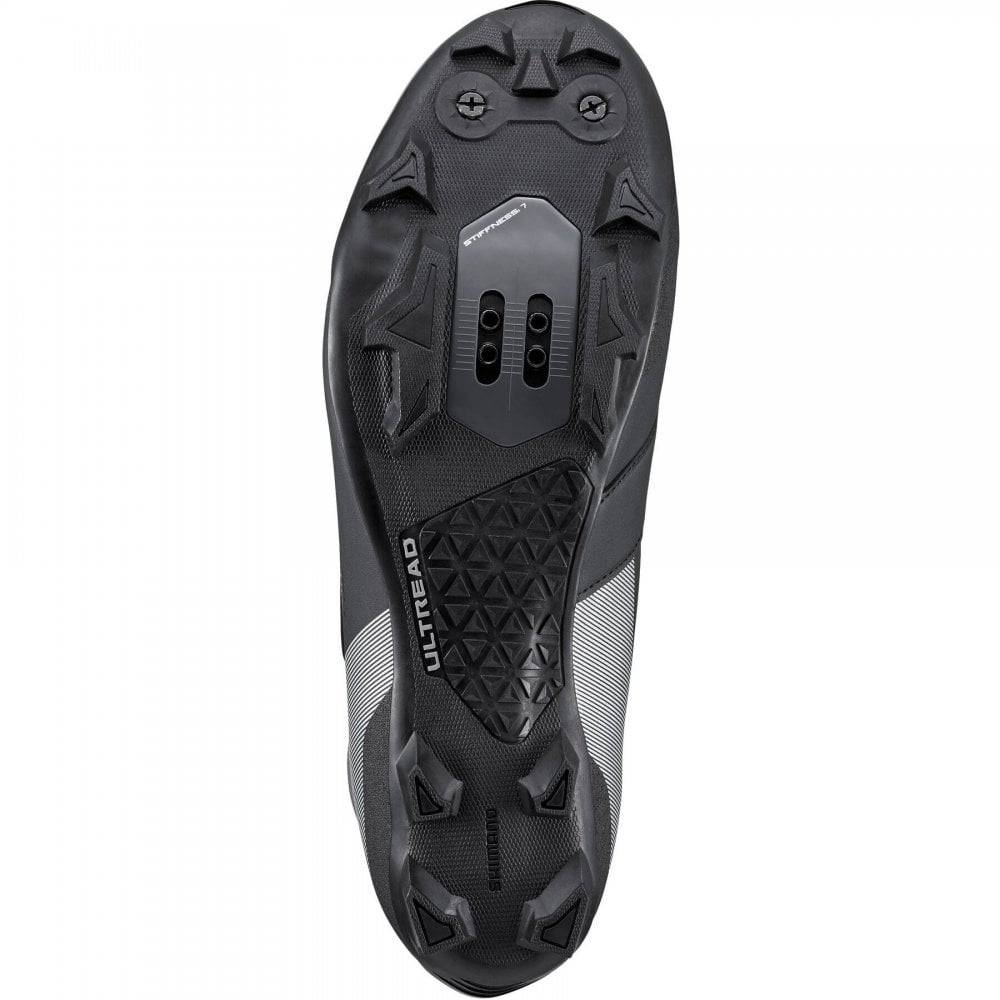 Shimano MW7 GORE-TEX MTB shoes with BOA L6 closure and reflective accents, designed for mountain biking footwear.