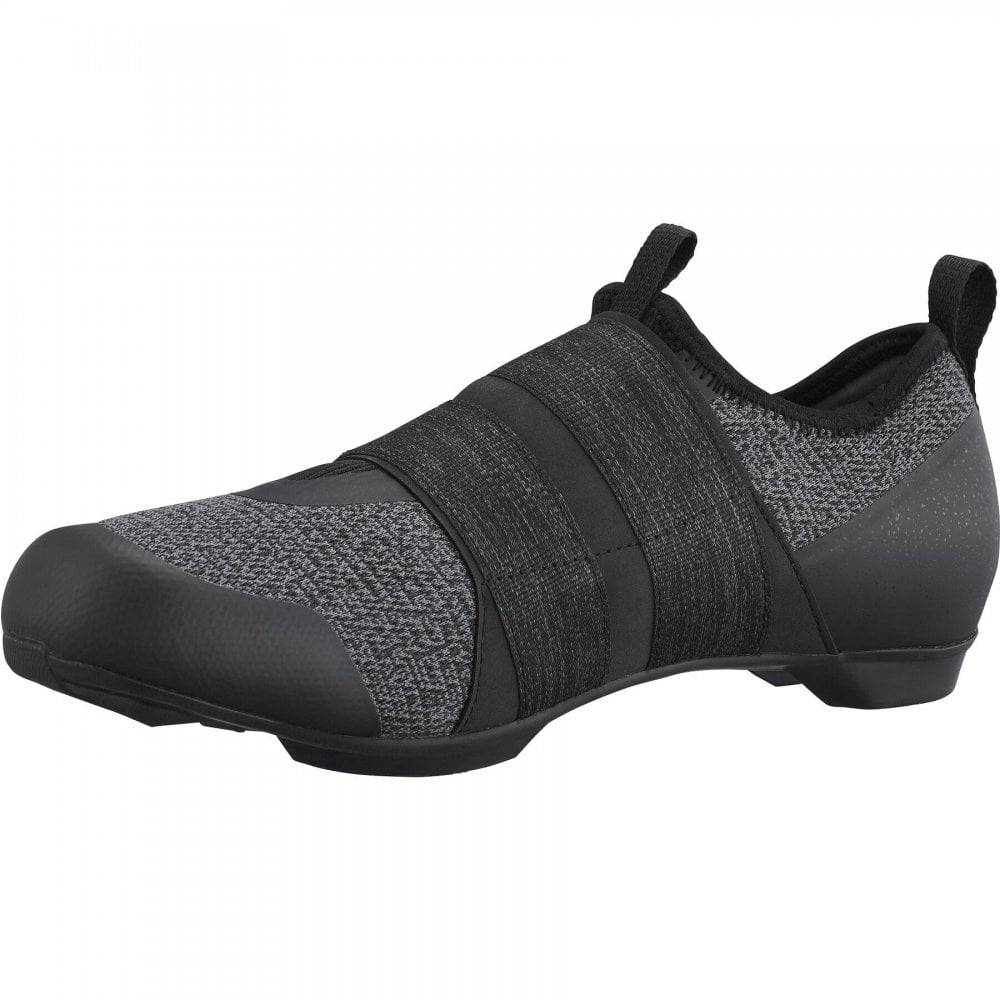 Shimano IC5 MTB shoes with BOA L6 dial closure and anti-bacterial treatment, showing the black cycling footwear with closure system.