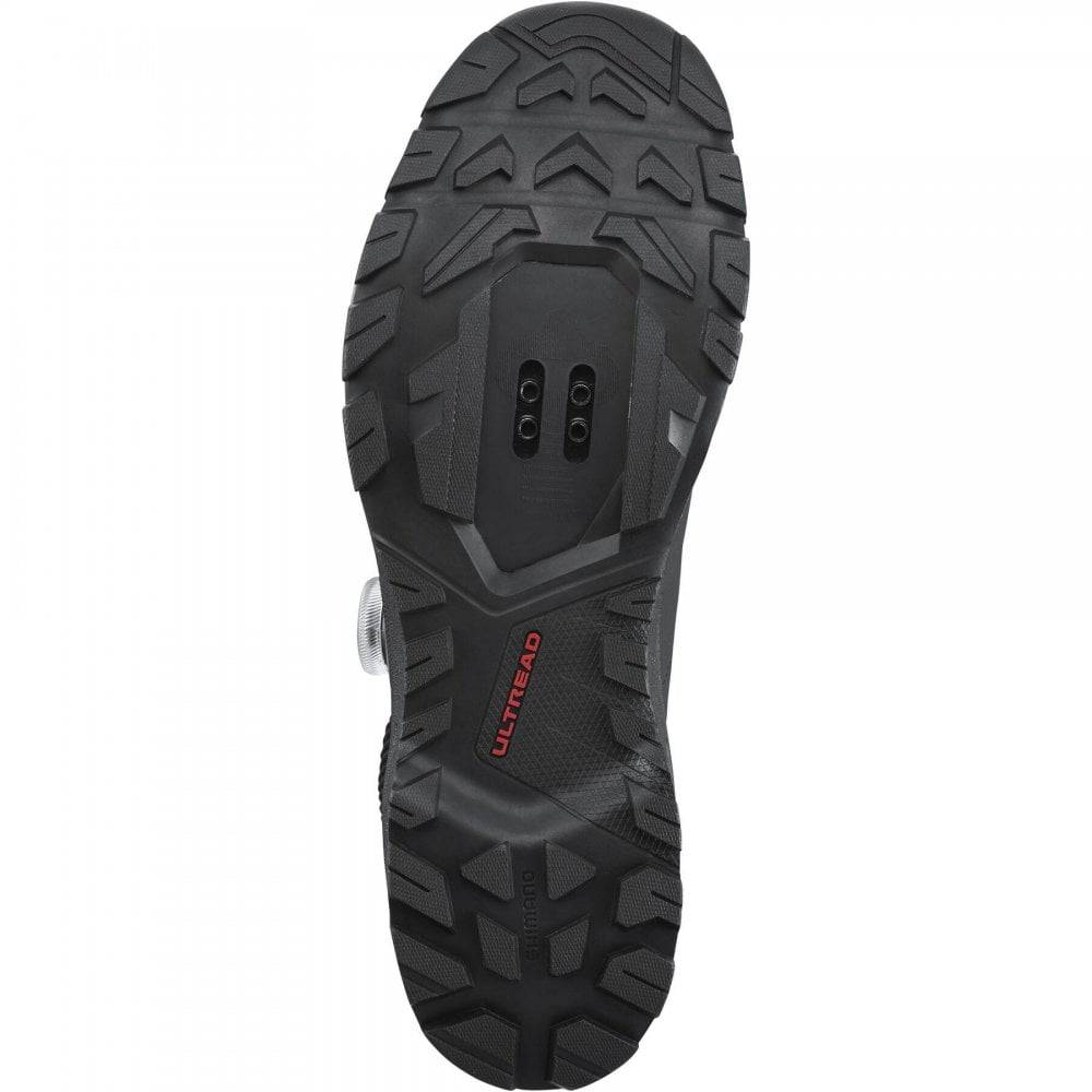 Shimano EX7 GORE-TEX waterproof mountain bike shoes with rugged design and secure fastening for MTB riding.