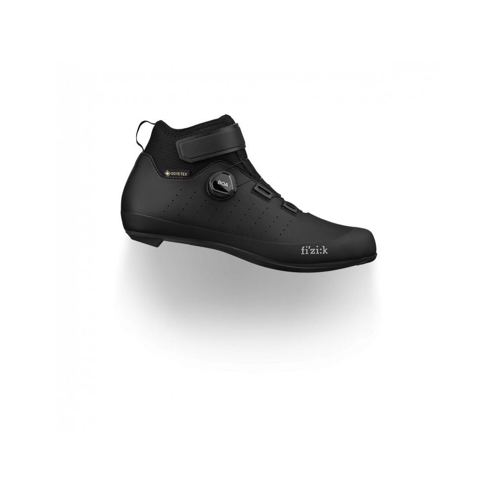 Fizik Tempo Artica R5 GTX winter road cycling shoes with waterproof, insulated design and breathable mesh for cold weather riding.