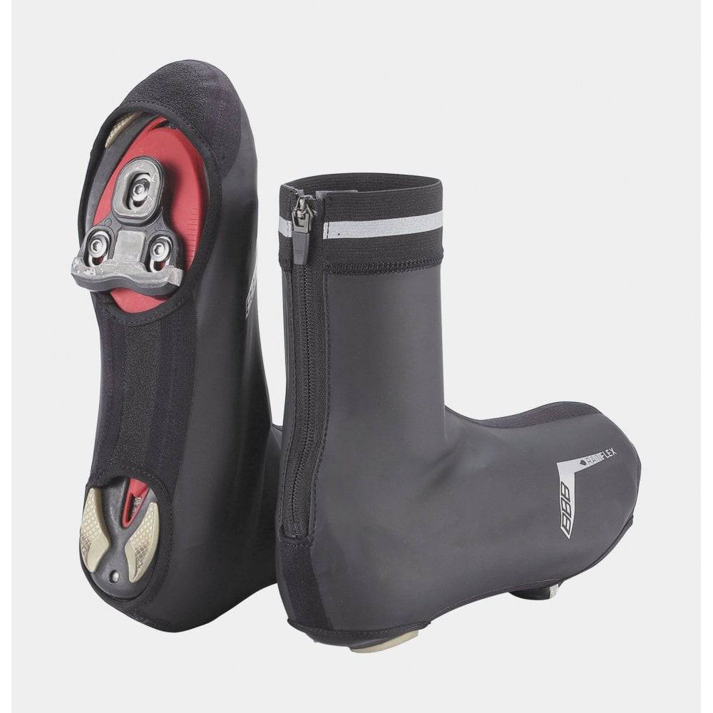 BBB RainFlex overshoes shoe covers in black, waterproof cycling protection, designed to keep shoes dry in wet weather.