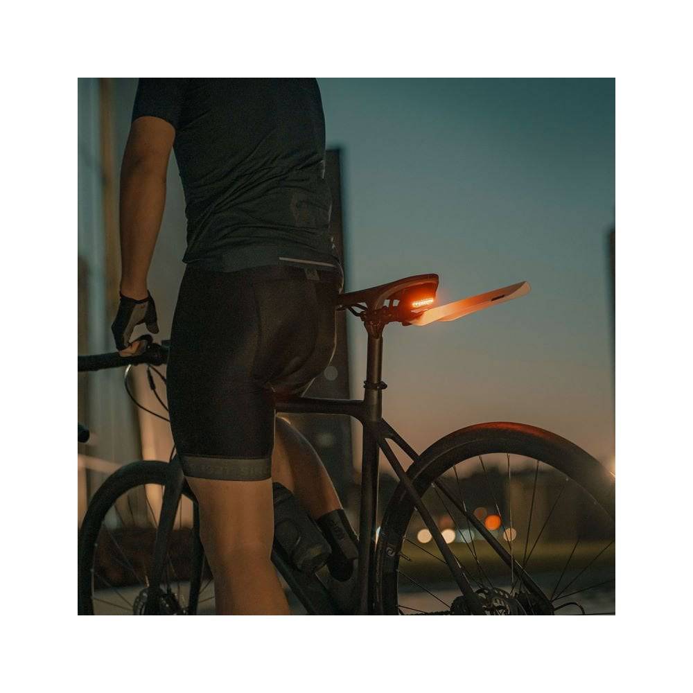 Topeak Flashfender Deluxe Duo Fixer bike fender with black and transparent brackets, designed for bicycle mud protection accessories.