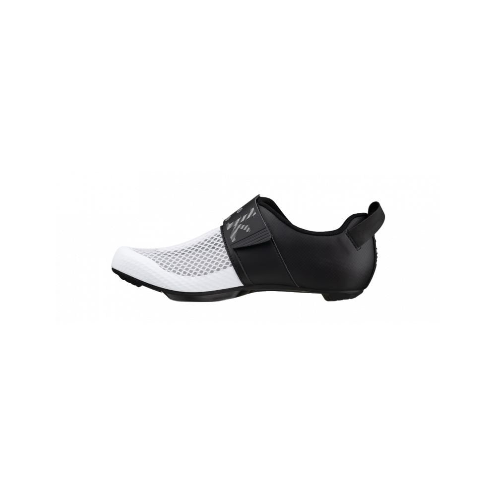 Fizik Transiro Hydra unisex road triathlon shoes with breathable mesh upper and secure fastening system.