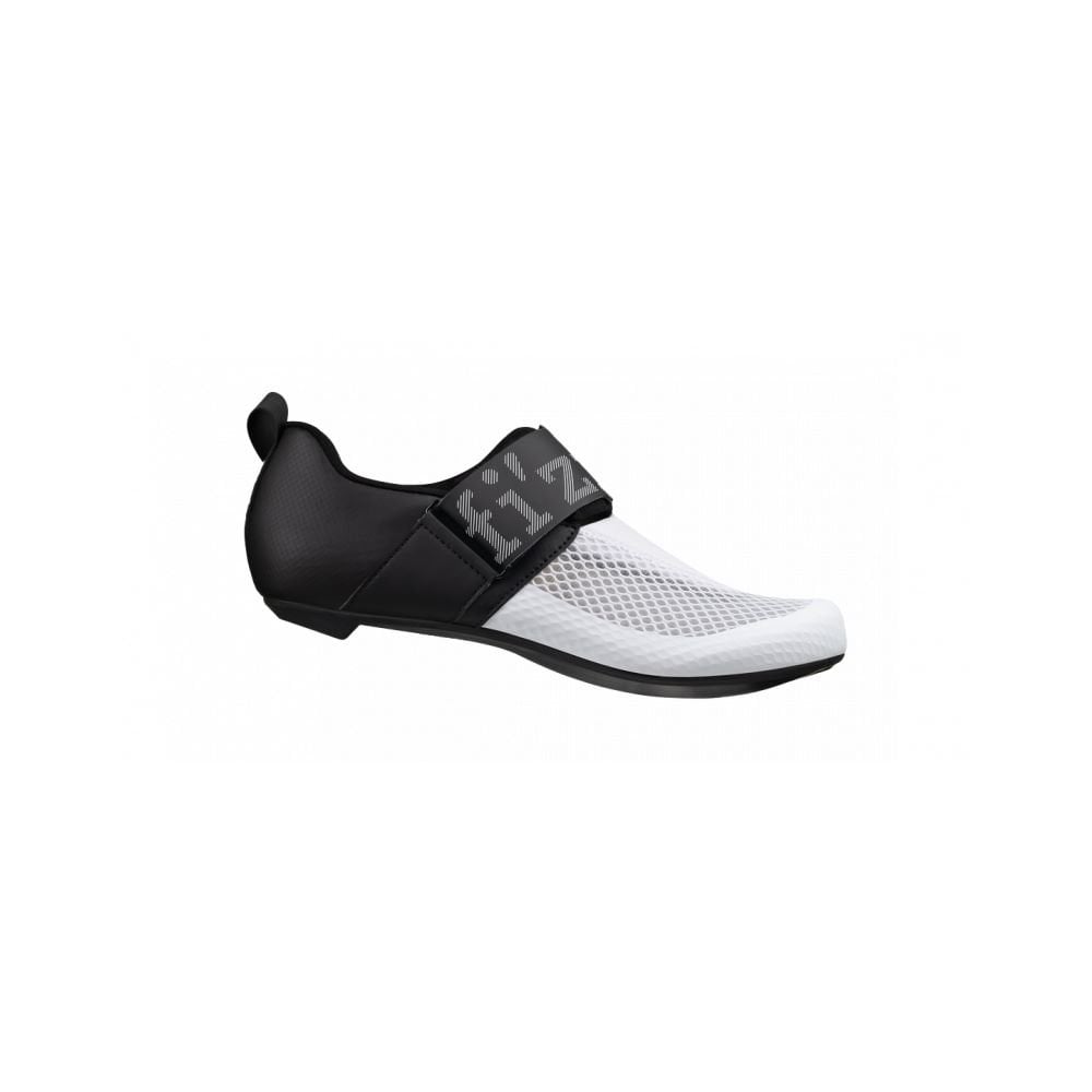 Fizik Transiro Hydra unisex road triathlon shoes with breathable mesh upper and secure closure system.
