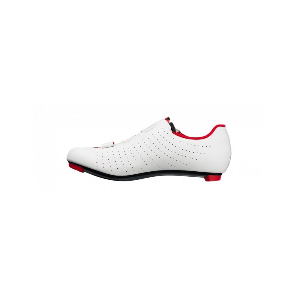 Fizik R5 Tempo Overcurve road cycling shoes with BOA IP1 dial and Velcro strap, featuring breathable upper and stiff sole for performance.