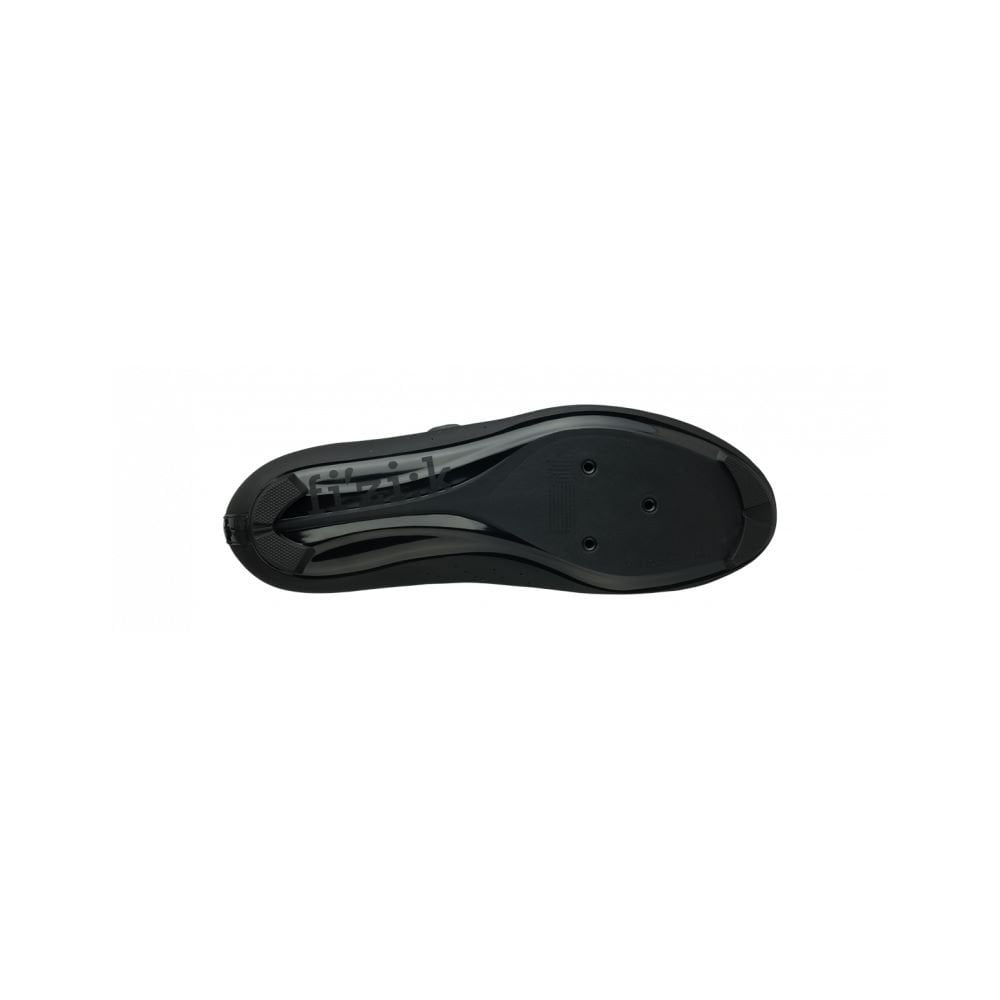 Fizik R5 Tempo Overcurve road cycling shoes with BOA IP1 dial and Velcro strap, shown in a close-up of the black shoe with reflective detailing.