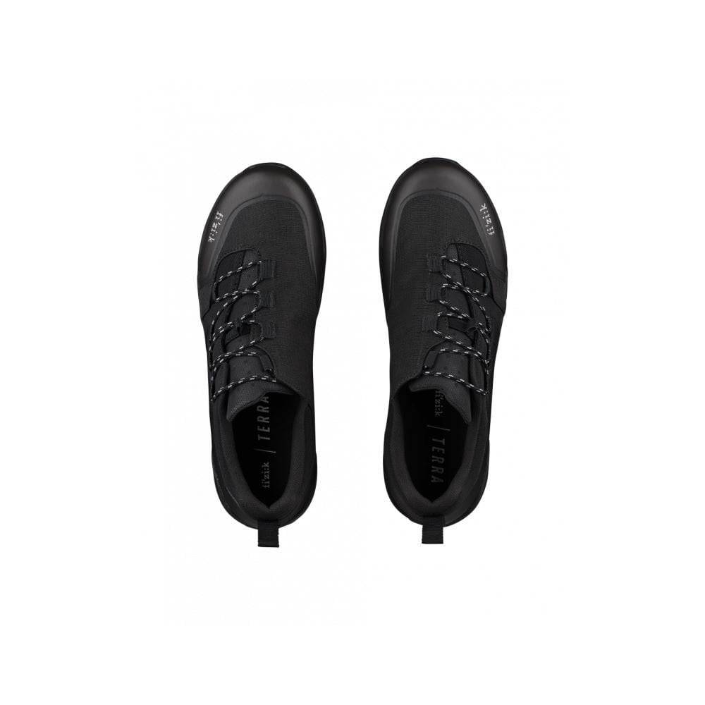 Fizik X2 Terra MTB shoes in black and gray, durable mountain bike trail footwear with secure closure and rugged sole for off-road riding.