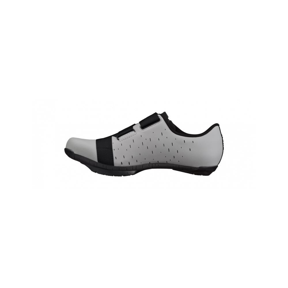 Fizik X4 Terra MTB cycling shoes with powerstrap for gravel and mixed-terrain mountain biking, featuring durable design and breathable material.