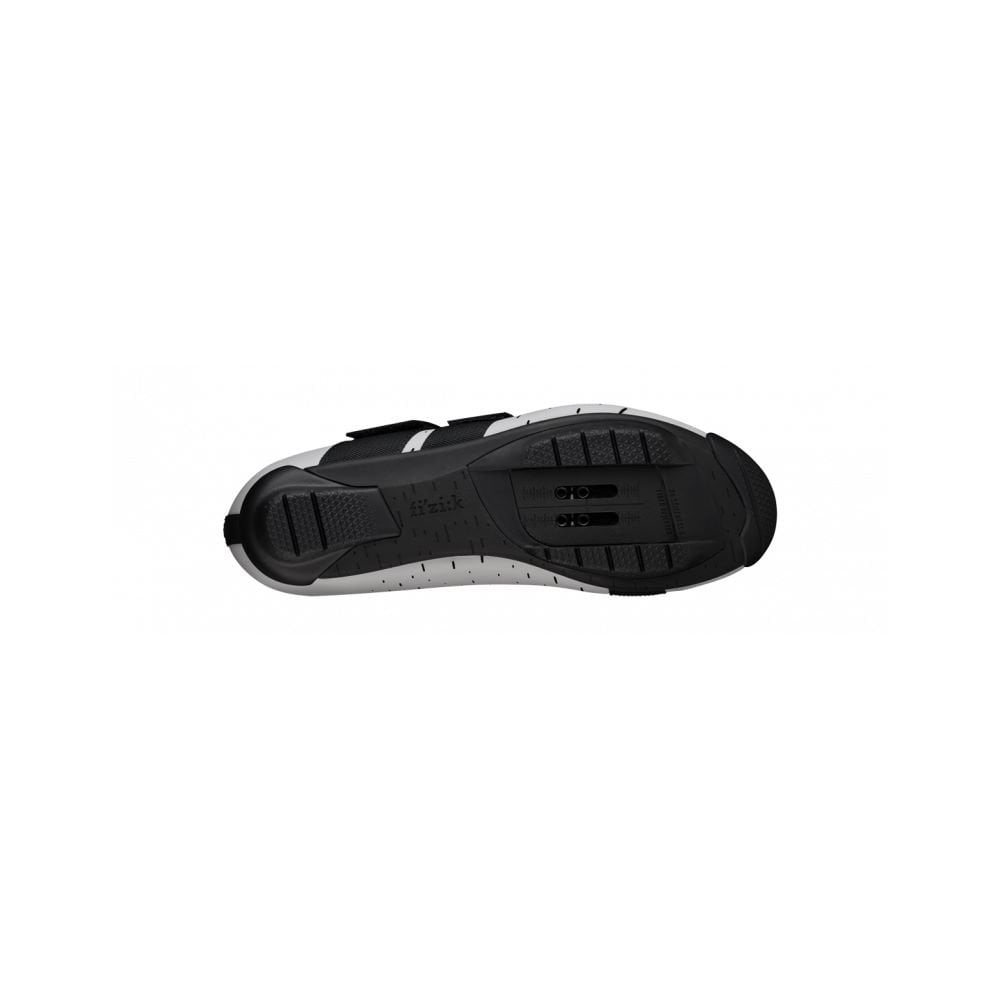 Fizik X4 Terra MTB cycling shoes with Powerstrap for gravel and mixed terrain, featuring durable design and secure fit.