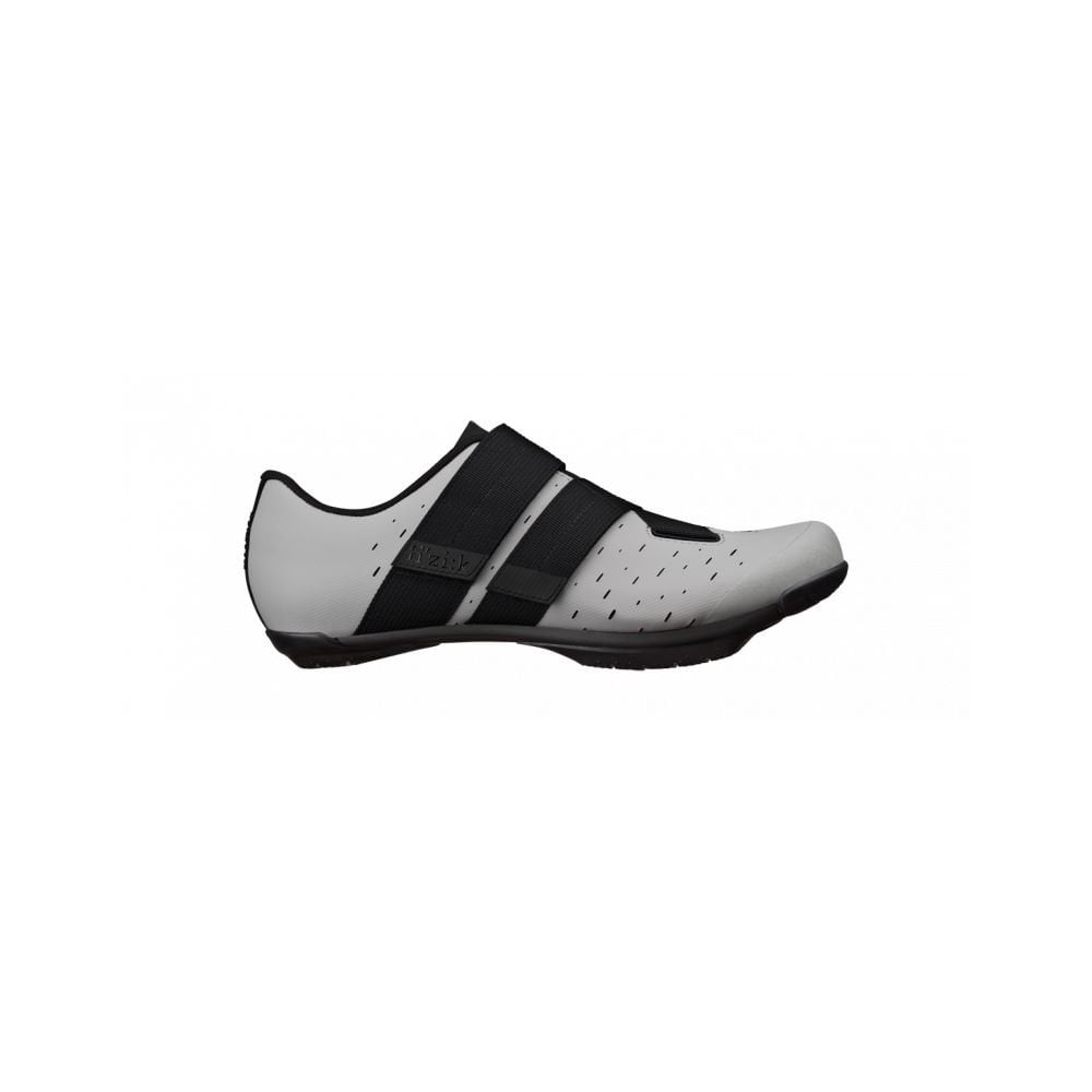 Fizik X4 Terra MTB shoes for gravel and mixed terrain cycling, featuring Powerstrap closure and durable shoe design.