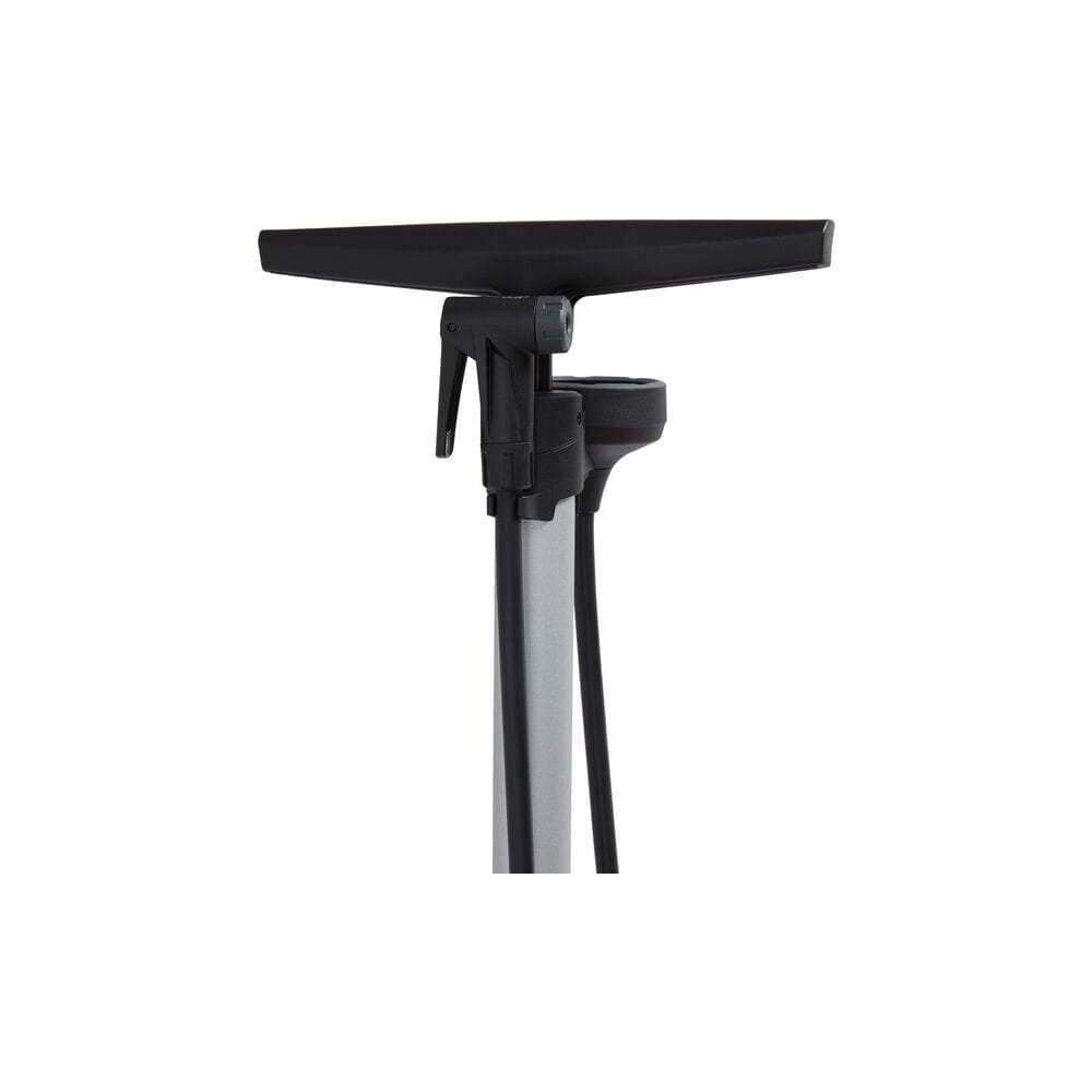 Truflo Maxtrax 4 floor pump with auto-select head and 2.5-inch gauge for precise tire inflation and easy use.