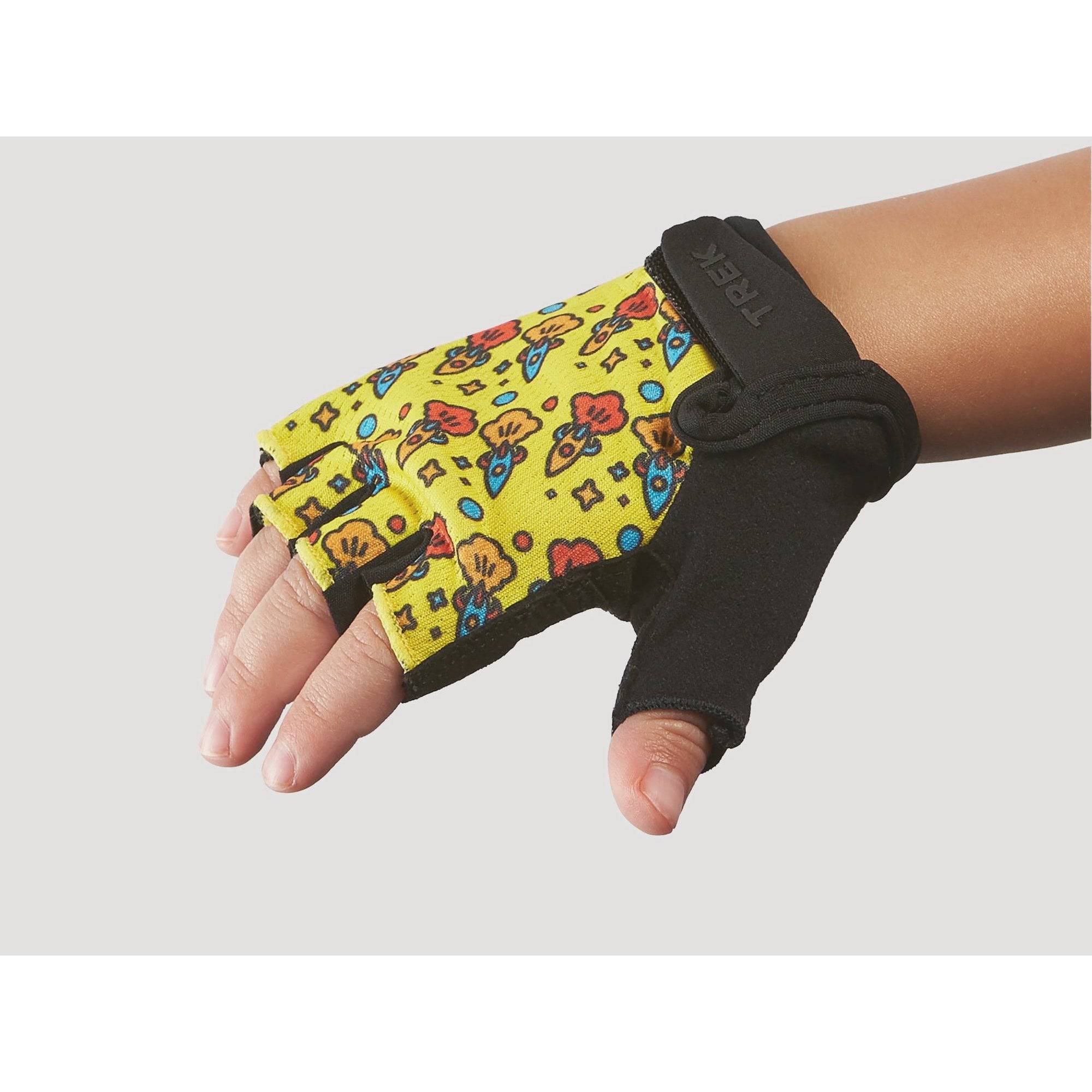 Trek Kids™ unisex bike gloves showing breathable fabric and durable design for children’s cycling comfort.