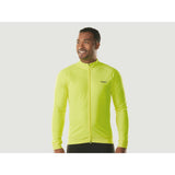 Trek Circuit softshell cycling jacket with windproof, waterproof fabric and fleece lining for outdoor cycling.