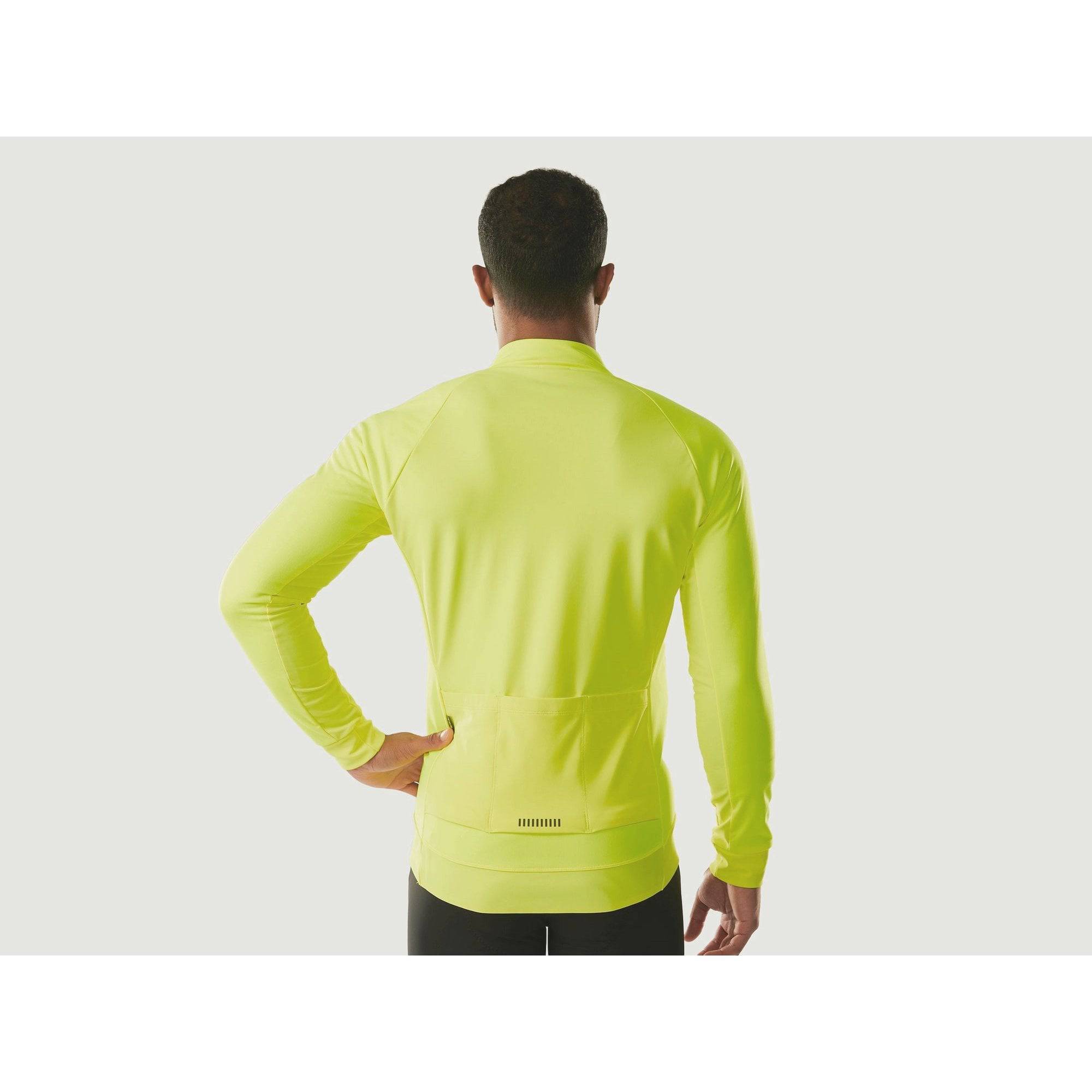 Trek Circuit softshell cycling jacket with windproof, waterproof fabric and fleece lining, designed for outdoor cycling.