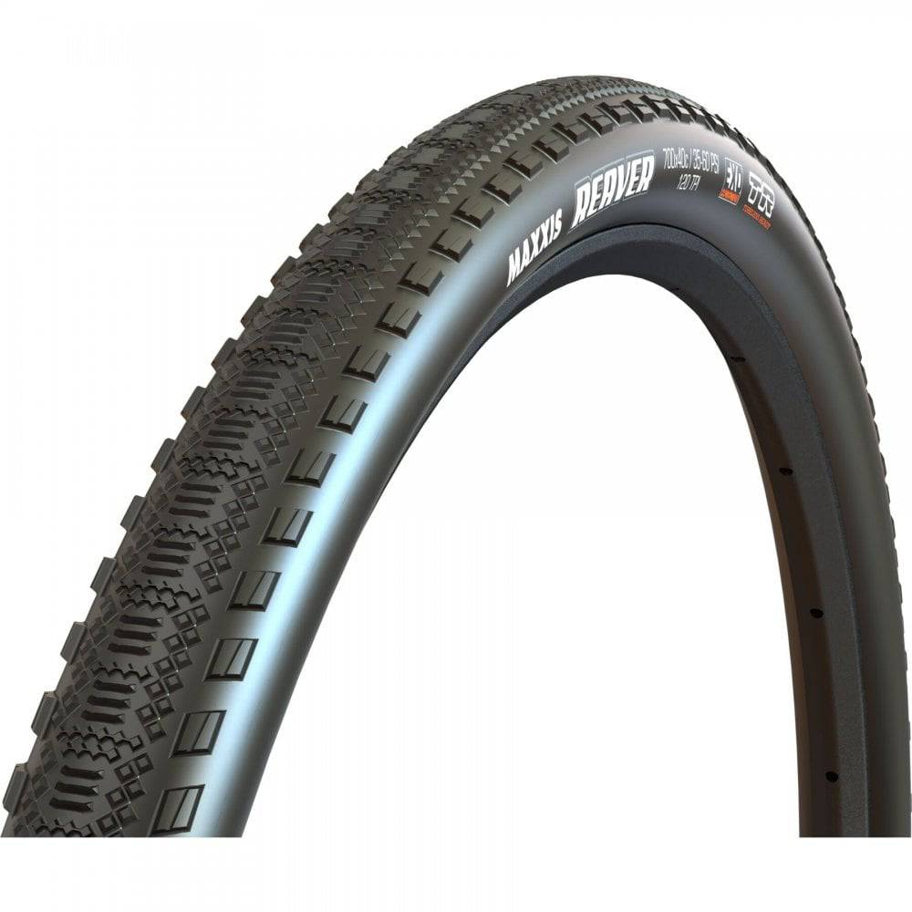Maxxis Reaver EXO TR tubeless off-road racing tire with puncture protection, showcasing rugged tread design for mountain biking.
