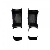 Race Face Indy Knee Guard 2022 with removable D3O foam protection, designed for mountain biking, featuring durable knee padding.