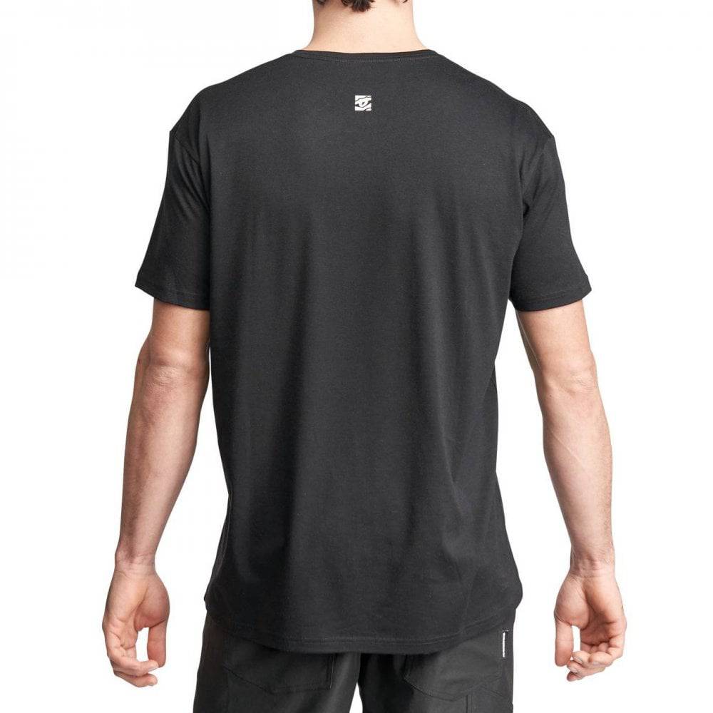 Race Face Slash unisex T-shirt jersey, comfortable breathable cycling clothing with a relaxed fit, ideal for active wear.