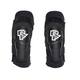 Race Face Roam Knee Guard 2021 with D30™ impact protection for mountain biking, showing padded knee coverage and adjustable straps.