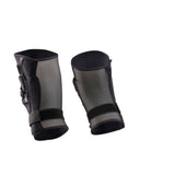 Race Face Roam Knee Guard 2021 with D30 impact protection for mountain biking, showing padded knee coverage and adjustable straps.