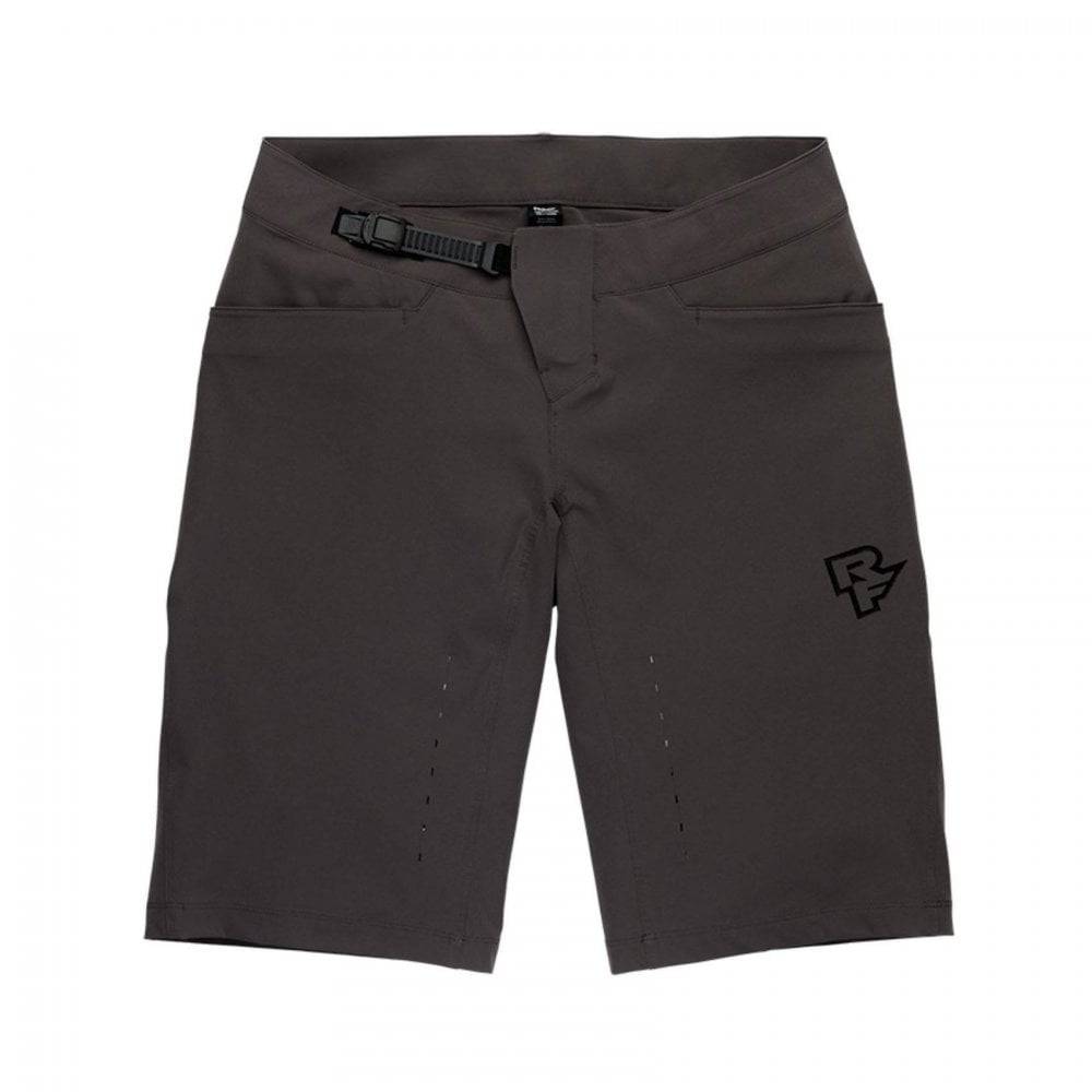 Race Face Traverse unisex mountain bike shorts with adjustable fit and multiple pockets, designed for outdoor cycling comfort and durability.