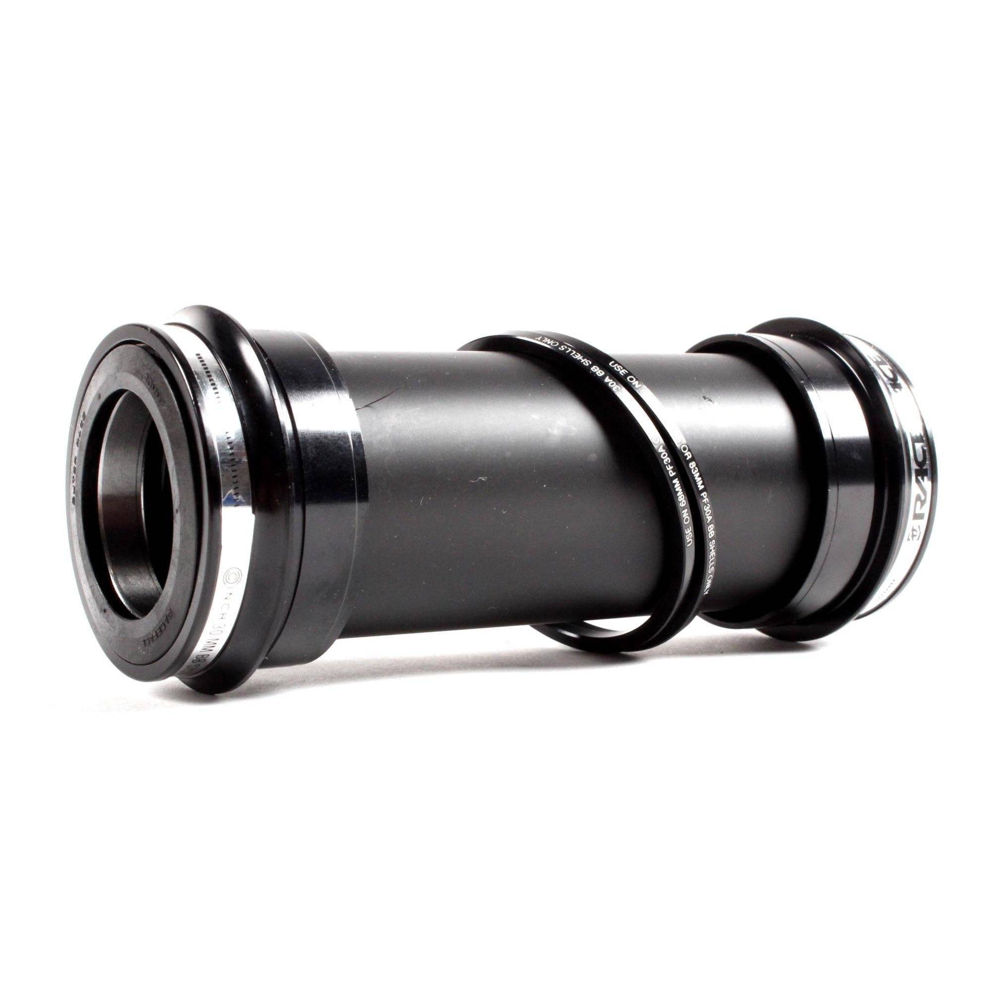 Race Face Cinch PF30 bottom bracket with 83mm shell and 30mm spindle for MTB bikes, featuring external seals and durable construction.
