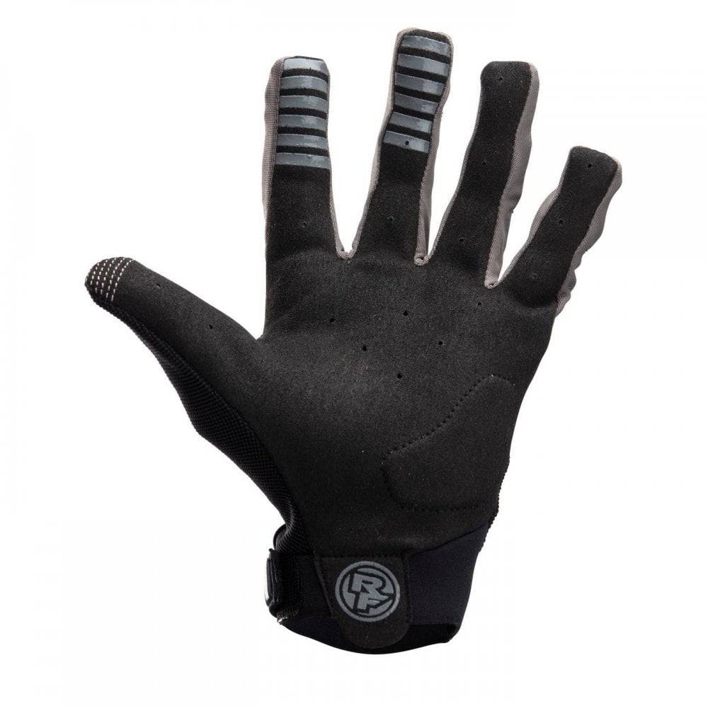 Race Face Ruxton cycling gloves with knuckle protection and silicone grip for secure, comfortable biking.