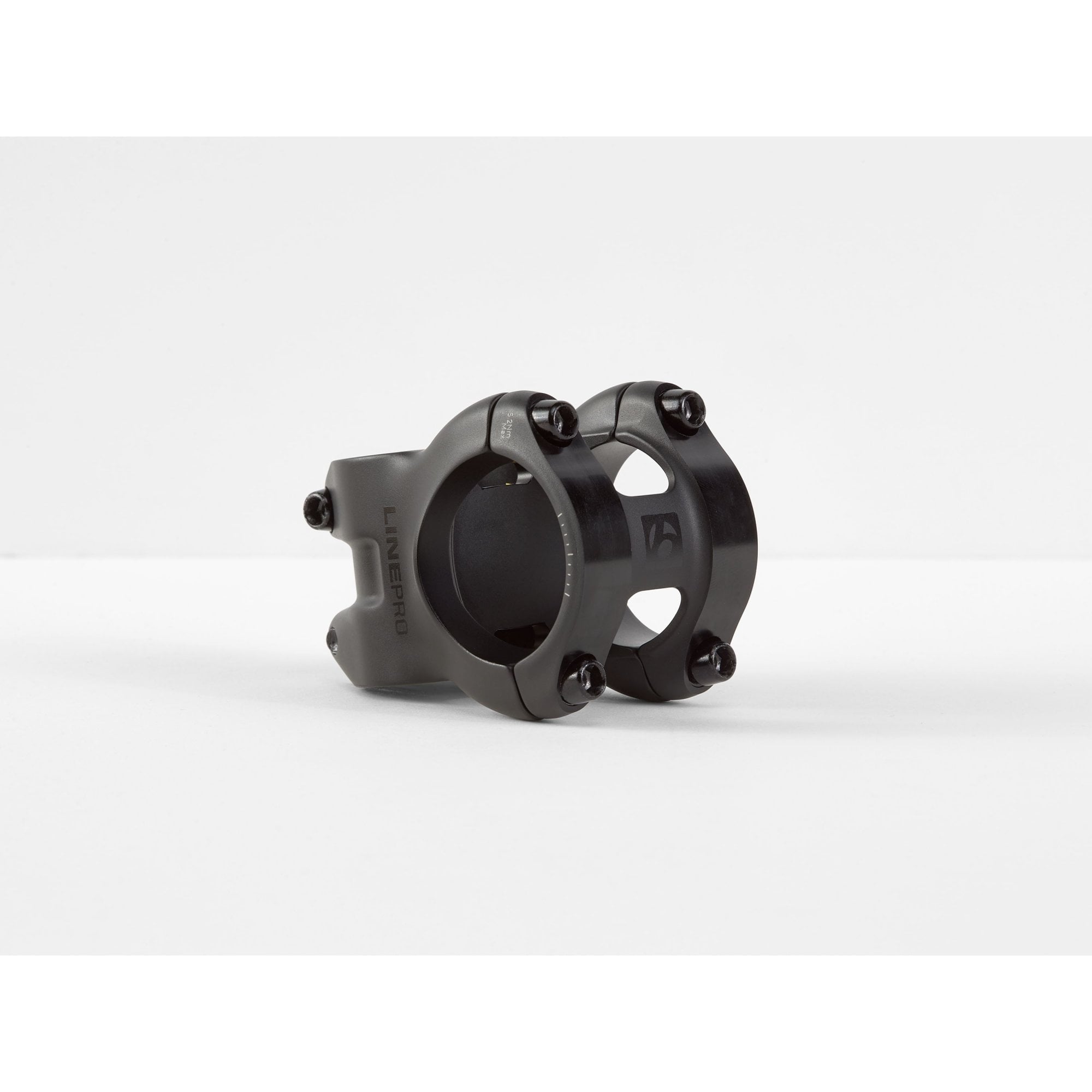 Bontrager Line Pro 35 Stem with 0-degree angle, Blendr compatibility, Garmin and Ion mounts attached for bike components.