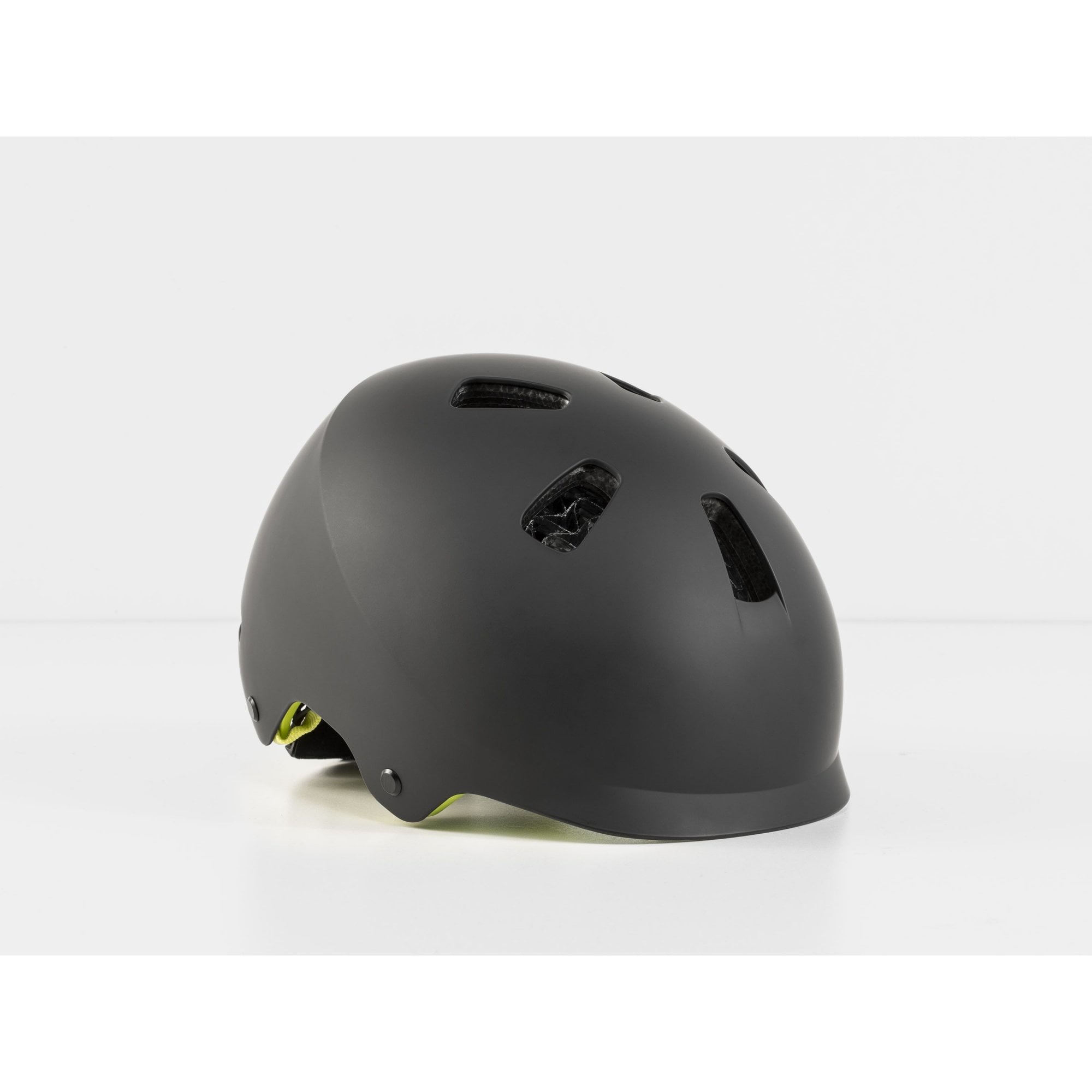 Bontrager Jet WaveCel youth bike helmet with Fidlock magnetic buckle and crash replacement guarantee, featuring adjustable straps and ventilation.