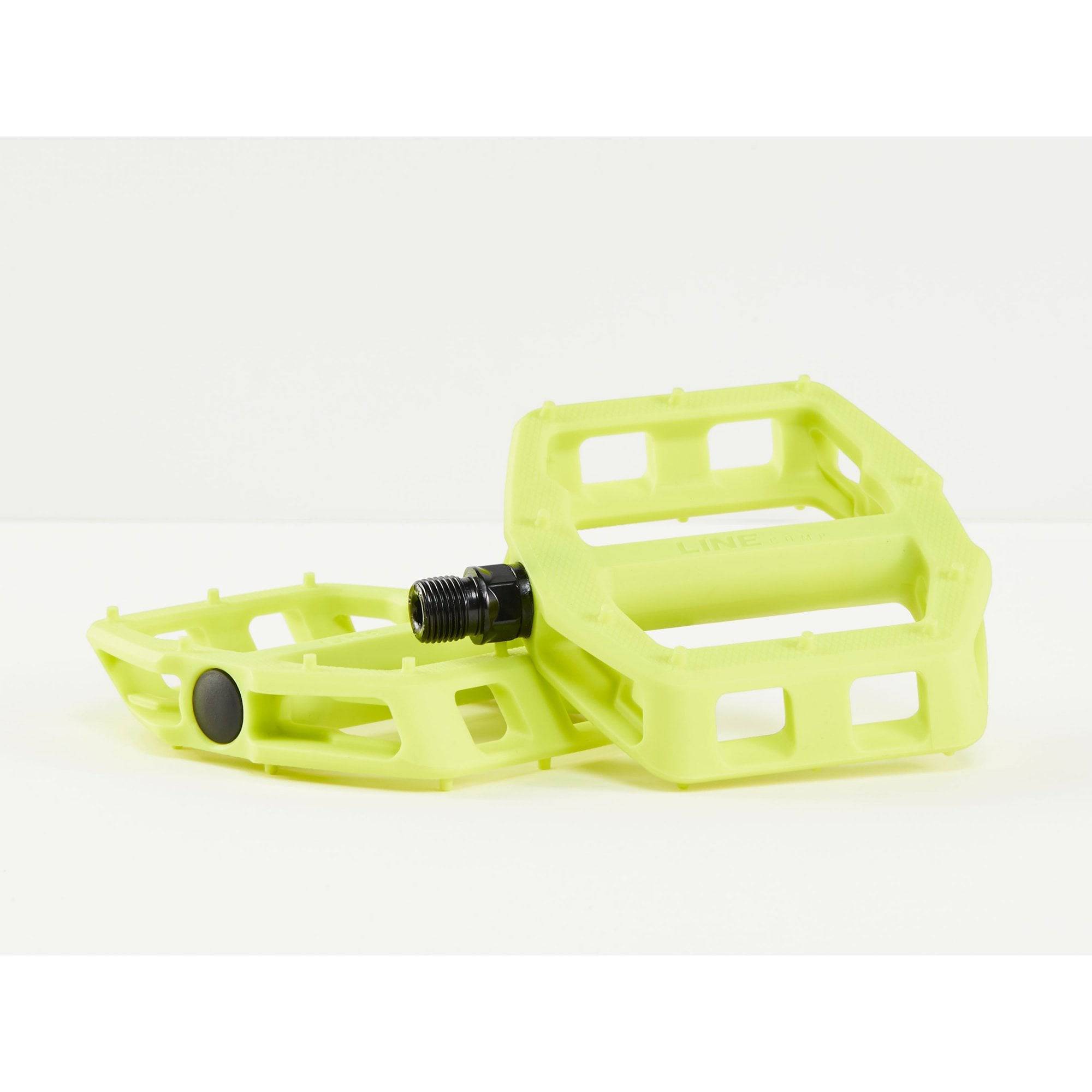 Bontrager Line Comp flat pedal with durable nylon body and traction pins for reliable grip, designed for mountain biking components.
