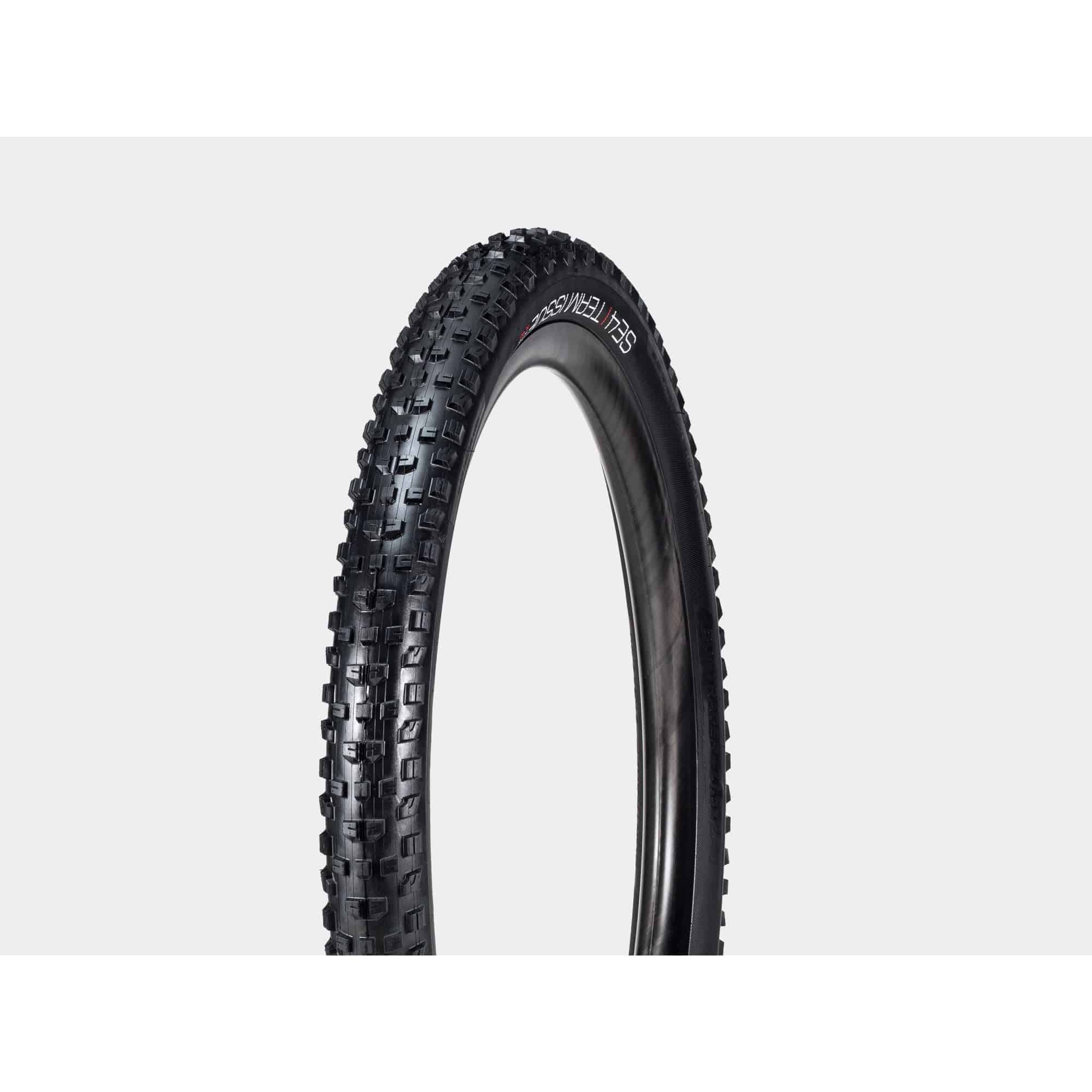 Bontrager SE4 Team Issue TLR MTB tyre mounted on a bike, tubeless-ready enduro racing trail tyre for mountain biking.