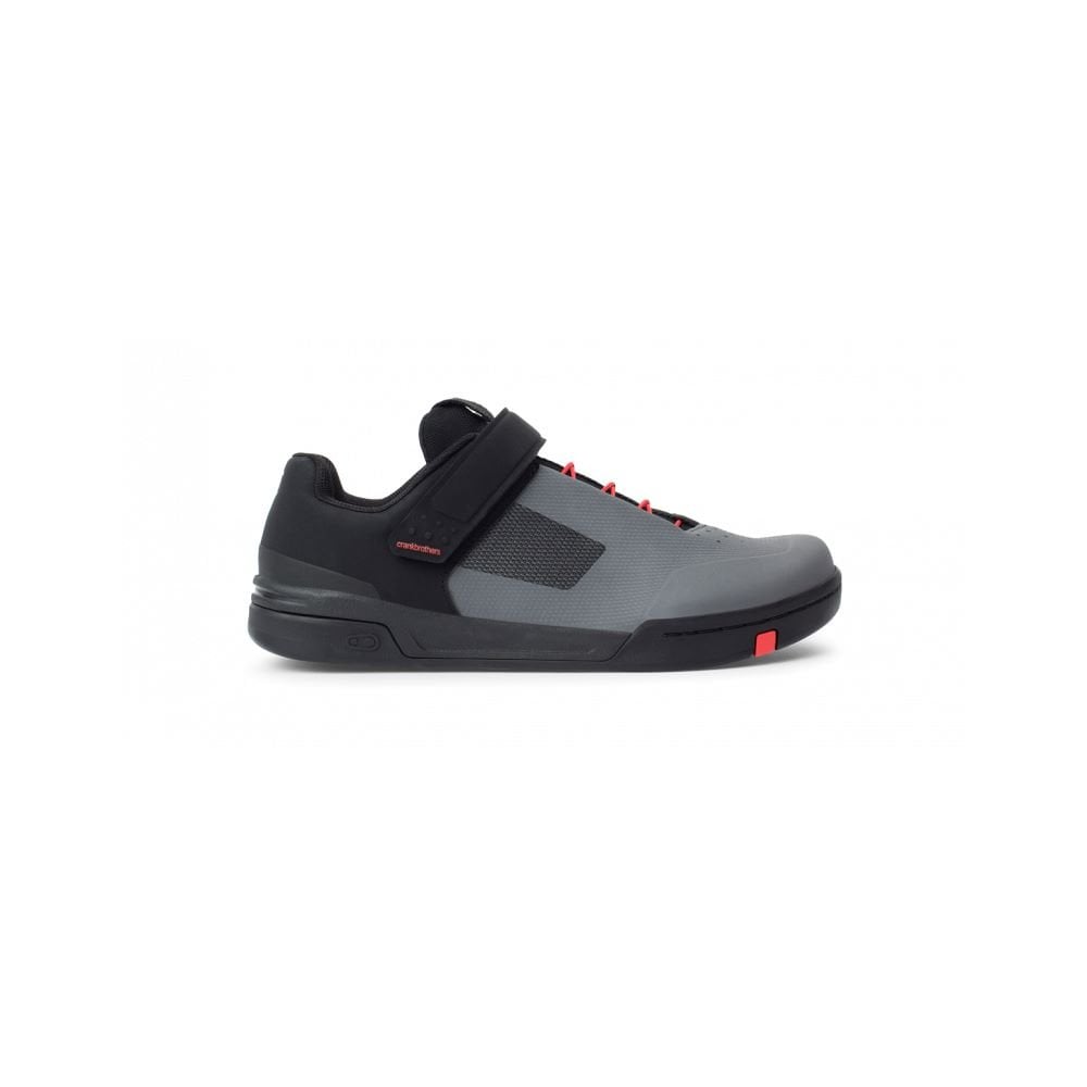 Crank Brothers Stamp Speedlace MTB shoes for flat pedal mountain biking, featuring durable footwear with laces and rugged grip soles.