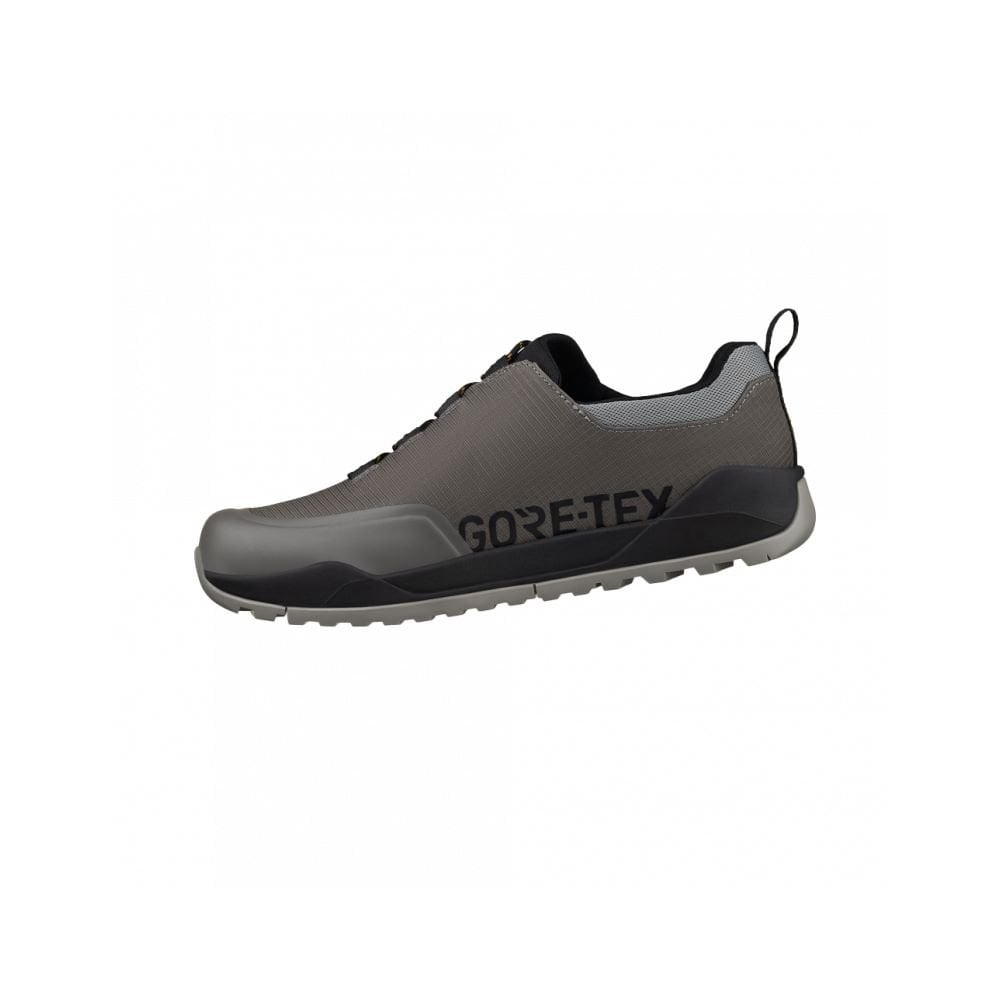 Fizik Terra Ergolace GTX waterproof flat MTB shoes with Vibram outsole, black cycling shoes for mountain biking.